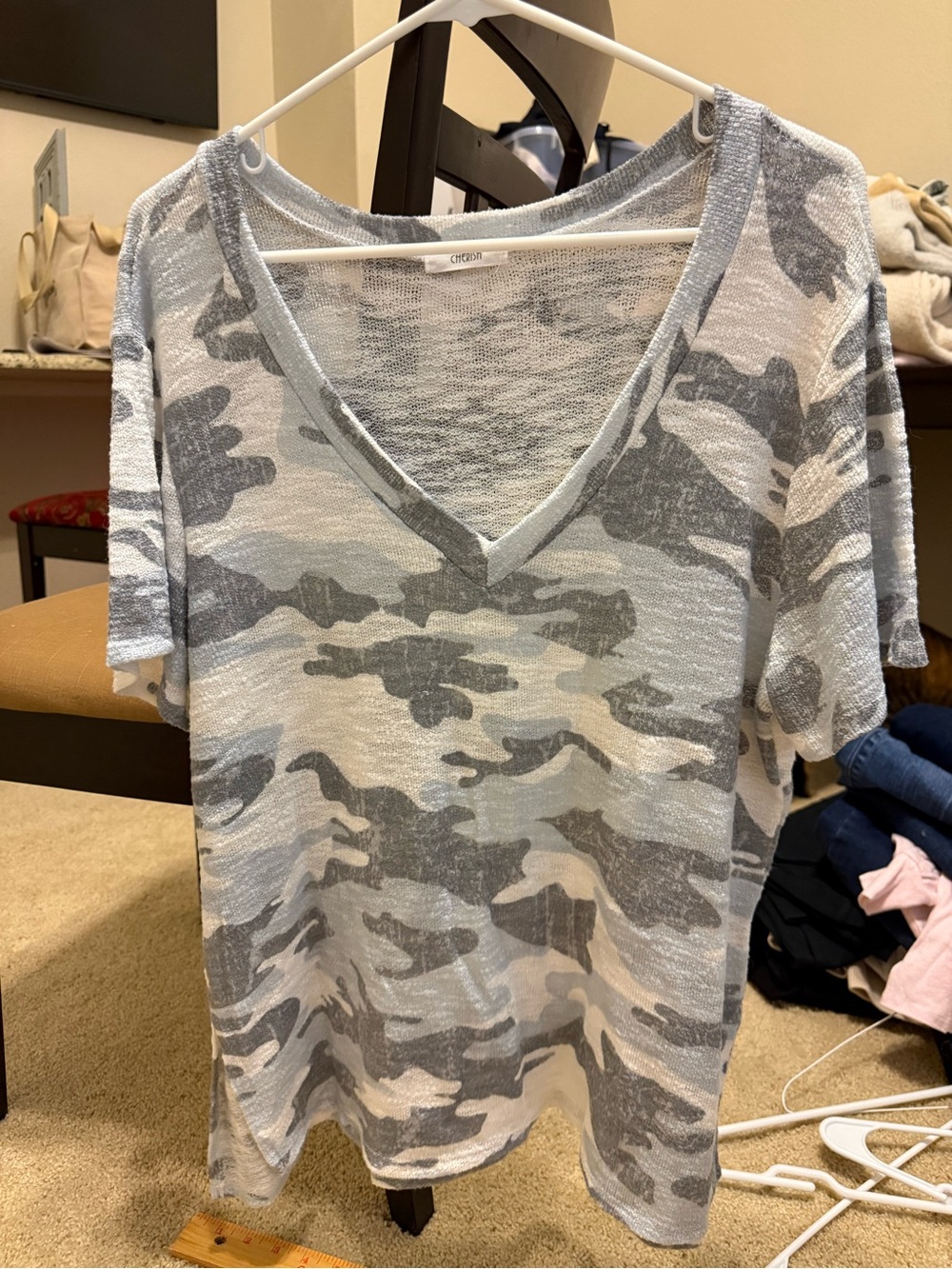 Cherish Women's V-Neck Short Sleeve Camo Tee - Gray & White